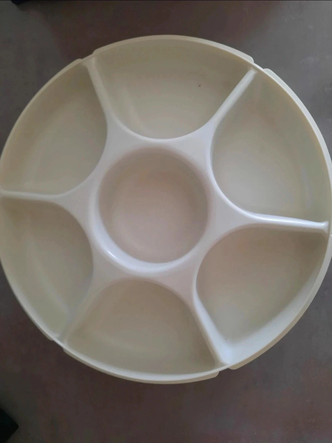 Hapjesschaal tupperware met deksel